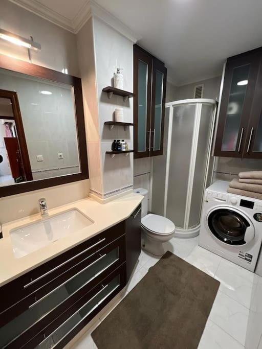 Piso Confort Y Detalles Ourense Apartment Exterior photo